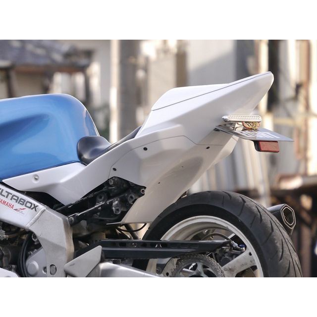 才谷屋ファクトリー FZR250R シングルシート/ストリート 仕様 テール穴ナシ カラー 白ゲル Saitaniya Factory