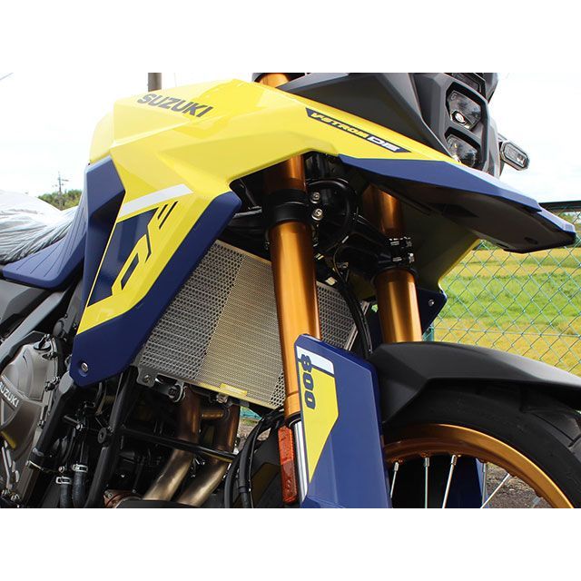 エッチングファクトリー V-Strom800DE V-Strom800DE（23〜）用ラジエターガード（シルバー） カラー 黒エンブレム ETCHI…_4