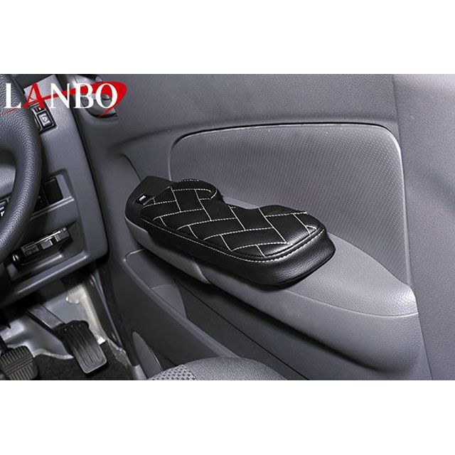 LANBO ドアアームレストTypeLUXE NV350キャラバン E26（ブラックレザー/シルバーステッチ） LANBO 車 自動車の通販は