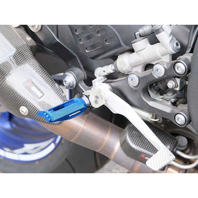 SPEEDRA YZF-R6 軽銀削り出し足つき レーシングタイプ 馬乗り側 開びゃく部 黒いこと 足つき赤ちょうちん 緑であること SPEEDRA