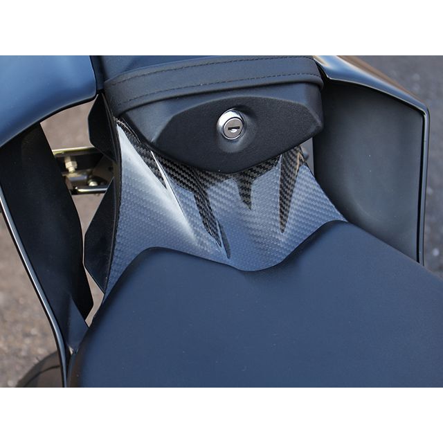 SPEEDRA YZF-R6 シートカバー ドライカーボン 仕様 フォージドカーボン（艶あり） SPEEDRA_2