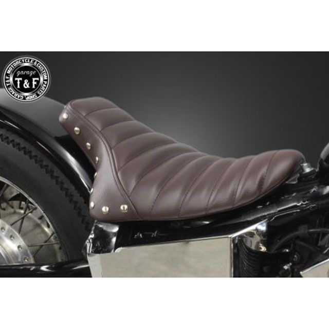 ガレージT&F STEED400 スティード400 フラットフェンダー専用 スタッド付きシングルシート タックロール（ブラウン） T&F バイクの通販は