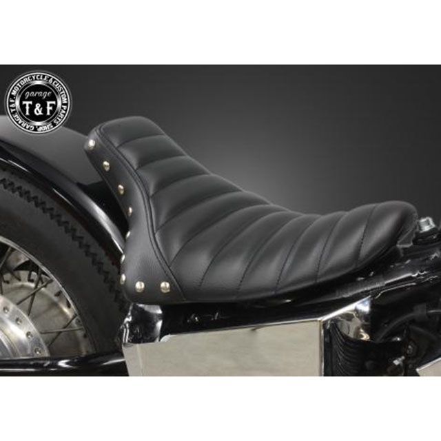 ガレージT&F STEED400 スティード400 フラットフェンダー専用 スタッド付きシングルシート タックロール（ブラック） T&F バイクの通販は
