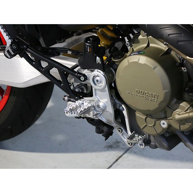 アエラ スクランブラー2G Hypermotard 698Mono アルミ削り出し可変ステップバーキット（Hypermotard698Mono） カ…_8