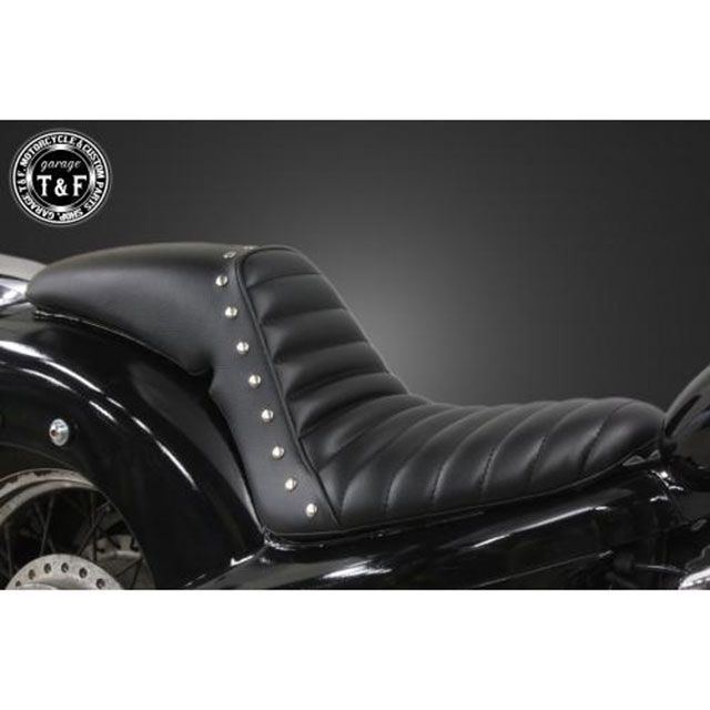 ガレージT&F スティード400/VLX/VCL スティード400 スタッド付きガンファイターシート（タックロール） T&F バイクの通販は 33,455円