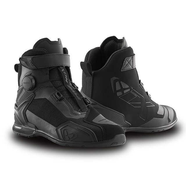 IXON シューズ BULL 2 AIR（ブラック） サイズ 44 IXON バイク ブーツ