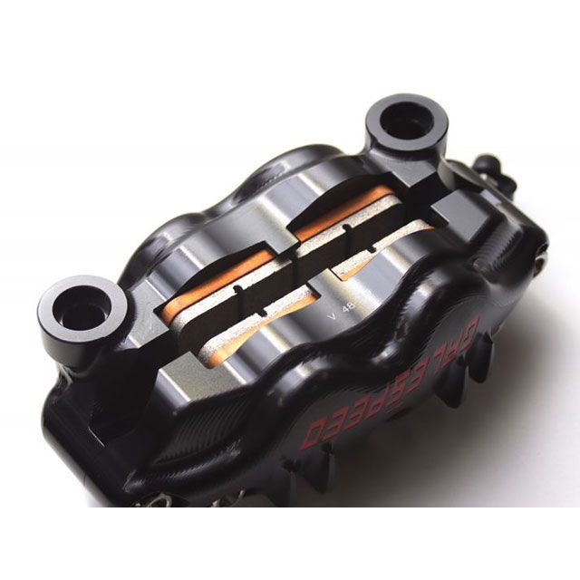 40ｍｍ　汎用キャリパー　ブラック　右 ★☆右用 DOBREMBZ 4pot キャリパー 新品未使用 4pot 40mm 汎用品 新品パッド付き ブレンボ シグナスx ＰＣＸ ｃｂ ｘｊｒ　 チタン☆★