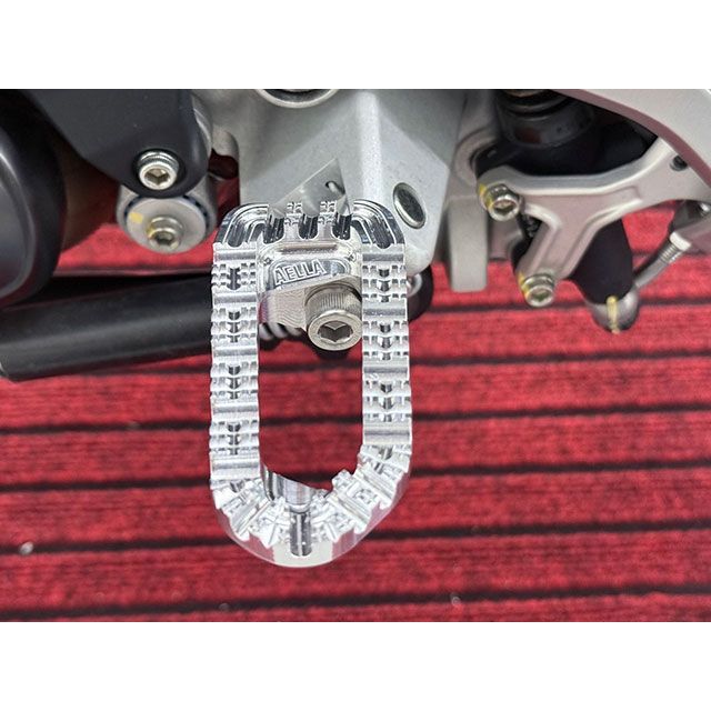 アエラ DesertX Multistrada V4/RS アルミ削り出し可変ステップバーキット MultistradaV4/DesertX（ホワイ…_9