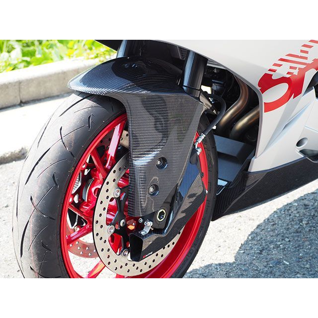 マジカルレーシング GSX-8R フロントフェンダー 材質 平織りカーボン製 Magical Racing