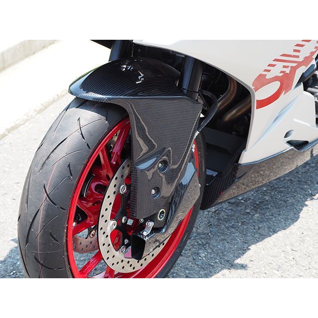 マジカルレーシング GSX-8R フロントフェンダー 材質 平織りカーボン製 Magical Racing