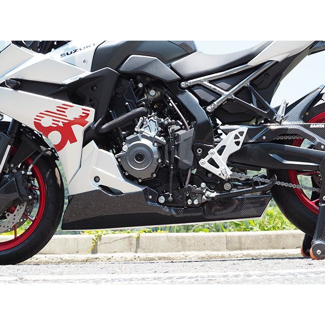 マジカルレーシング GSX-8R アンダーカウルトレイ 材質 FRP製・黒