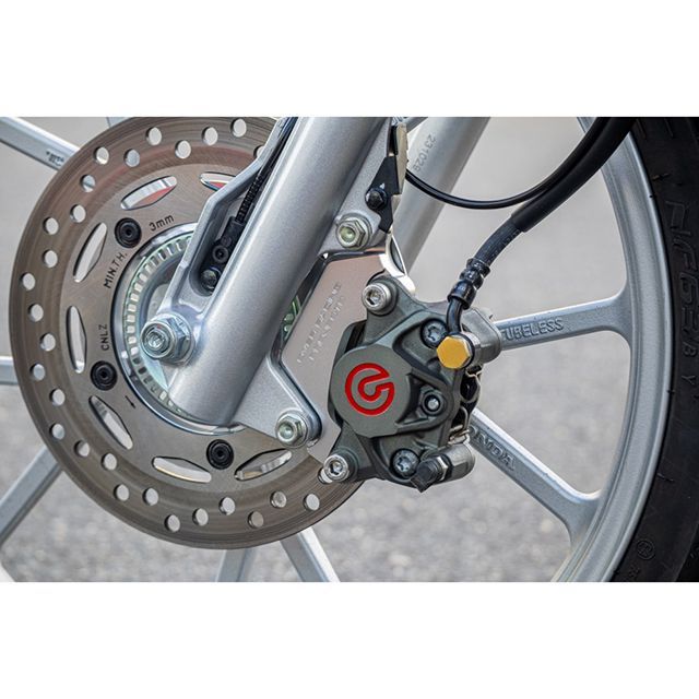 オーバーレーシング スーパーカブ C110 Fキャリパーサポート ブレンボ2P用（シルバー） OVER RACING