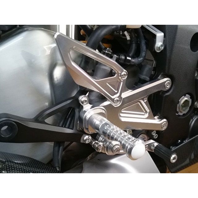 アグラス YZF-R1/M バックステップ AGRAS バイク アグラス YZF-R1/M バックステップ AGRAS バイク