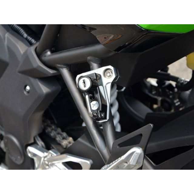 アグラス Ninja250SL ヘルメットホルダー アルミステー ブラック ヘルメットロック メッキ AGRAS バイクの通販は