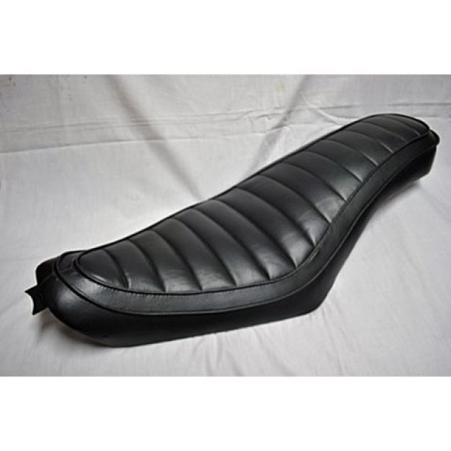 部品屋K&W スポーツスター 04〜06・10〜スポーツスター用カスタムシートタックロールタイプ K&W バイクの通販は