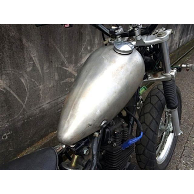 部品屋K&W TW225 マスタングタンク K&W