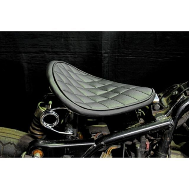 部品屋K&W エストレヤ 専用ソロシートKIT スプリングタイプ（ステッチ） タイプ ダイヤ カラー 白 K&W バイク 28,124円