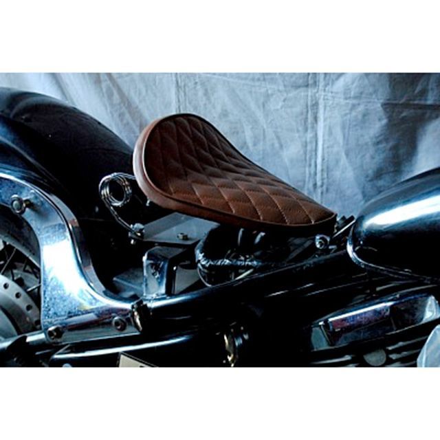 部品屋K&W バルカン 専用ソロシートKIT スプリングタイプ(ステッチ) タイプ Bタイプ カラー 赤茶 K&W バイクの通販は