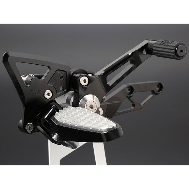 りよう アエラ Xdiavel ライディングステップキット カラー ブラック