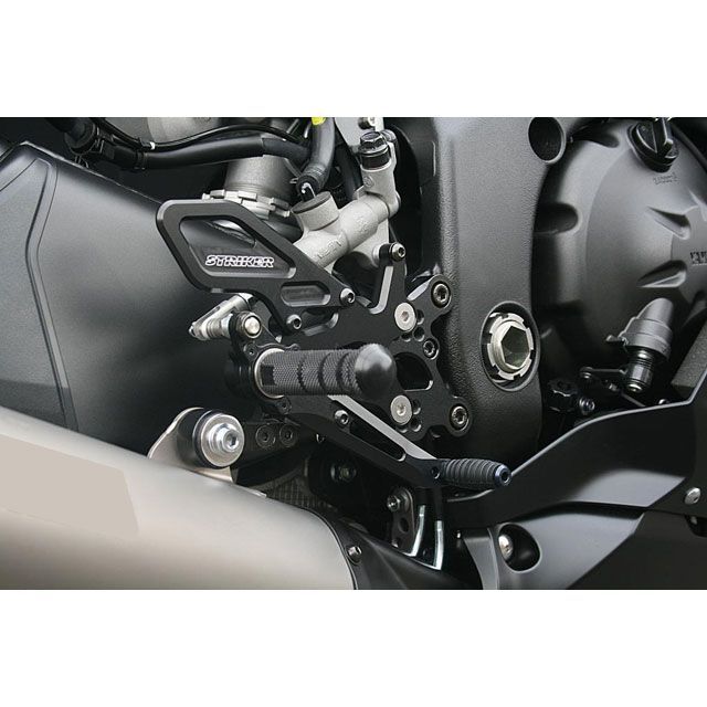 み ストライカー YZF-R6 スペシャルステップキット（ブラック