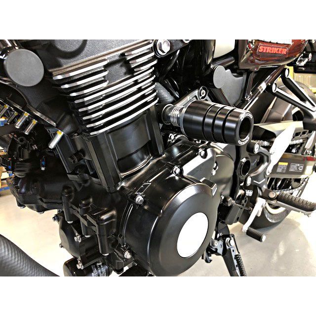ストライカー Z900RS ガードスライダー（オールブラック） STRIKER_1