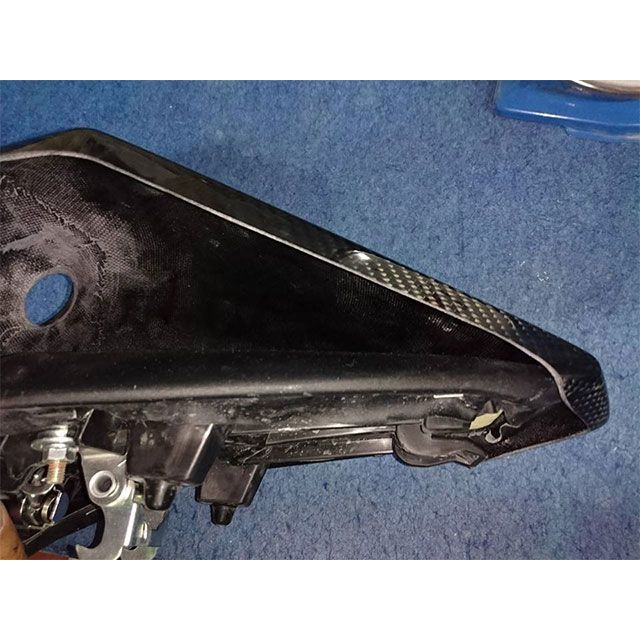 才谷屋ファクトリー YZF-R6 タンデムシートカバー 仕様 カーボン綾織 Saitaniya Factory_1