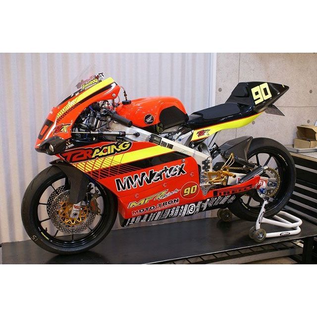 正規品／T2Racing NSR250 カウル・エアロ MC18 シートカウル