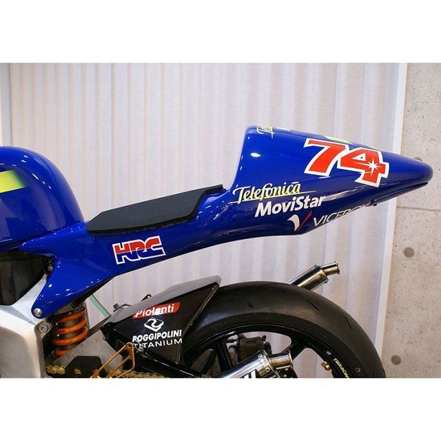 T2レーシング NSR250 MC18 シートカウル タイプ2 ストリートタイプ＋黒