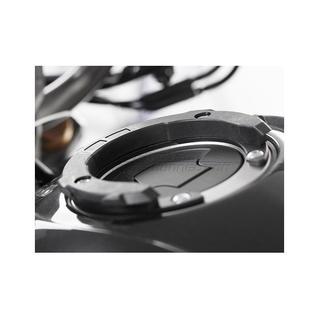 SWモテック クイックロック EVO タンクリング 5 スクリュー、KAWASAKI SW-MOTECH