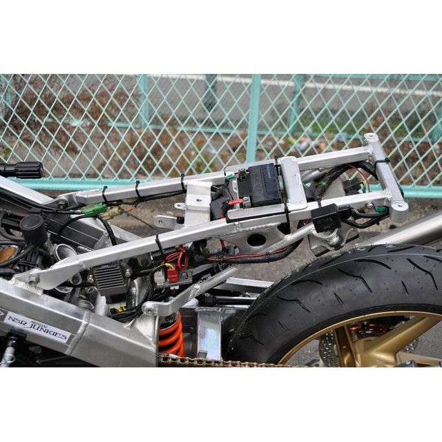 T2レーシング NSR250 シートレール MC18タイプ T2Racing_7