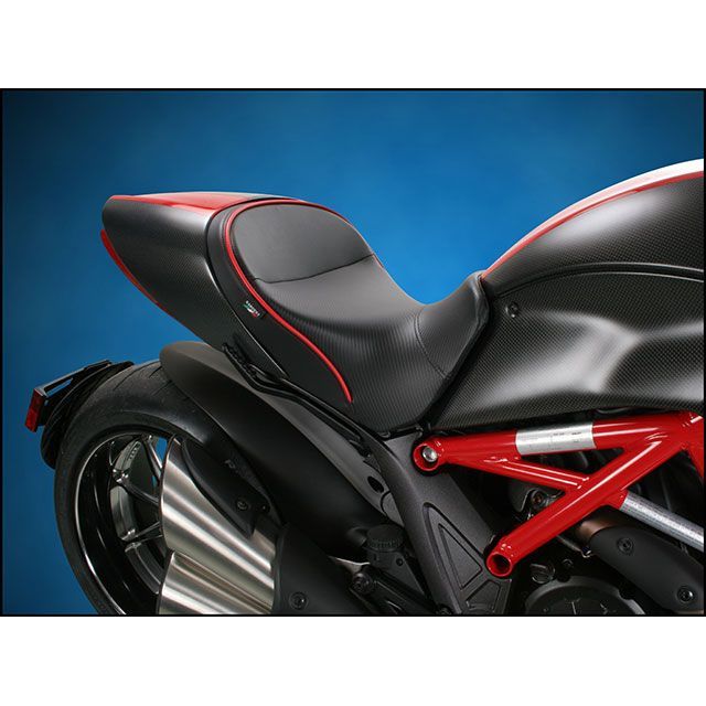 サージェント Diavel ワールドスポーツ パフォーマンスシート ハイーシート カラー パイピング：E-111 メタリックシルバー Sargent
