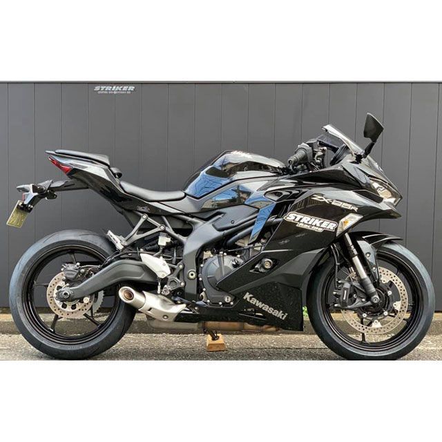 ストライカー Ninja ZX-25R/SE ガードスライダー（ブラック） STRIKER_3