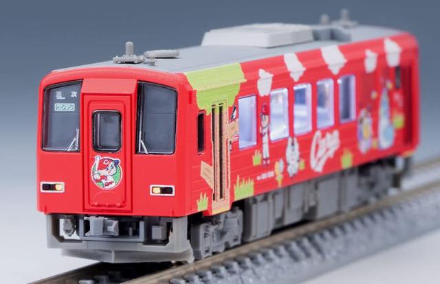 TOMIX Nゲージ 特別企画品 JR キハ120 300形 芸備線・広島カープラッピング タイプ 9479 鉄道模型 ディーゼルカー