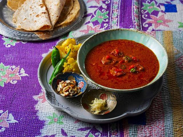 送料無料 ＣＳインド風チキンカレー 160gx30袋 エム・シーシー食品_1