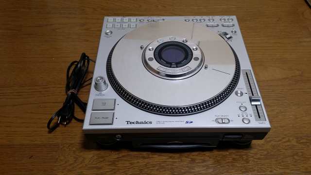 【中古】 Technics ダイレクトドライブ デジタルターンテーブル シルバー SL-DZ1200-S