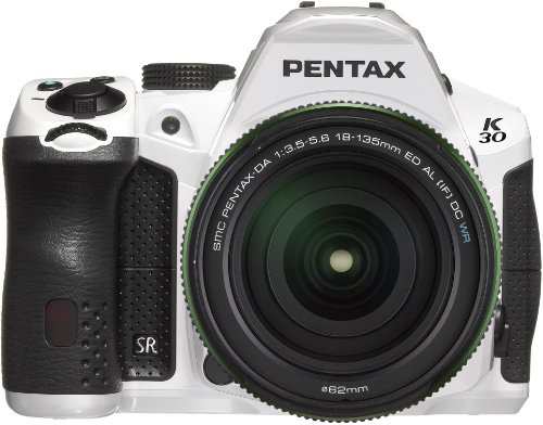 【中古】 クリスタルホワイト_18-135レンズキット PENTAX デジタル一眼レフカメラ K-30 レンズキット [DA18-135mmWR] クリスタルホワイト