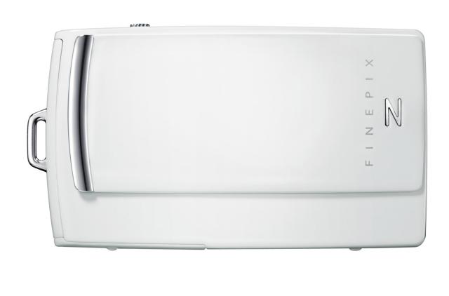 【中古】 ホワイト FUJIFILM デジタルカメラ FinePix Z1100EXR ホワイト 1600万画素 EXR-CMOS 広角28mm光学5倍 タッチパネル式 F FX-Z1100EXR WHの通販は