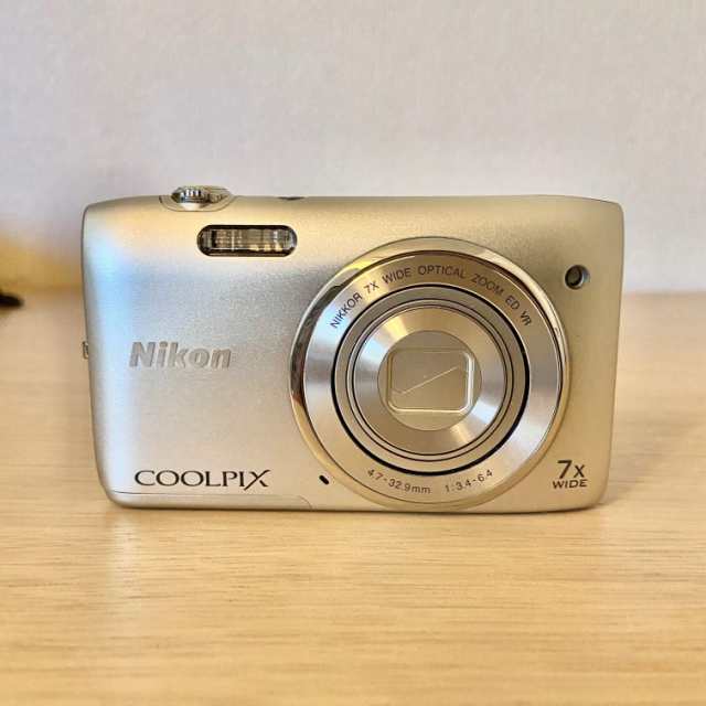 【中古】 クリスタルシルバー Nikon デジタルカメラ COOLPIX S3500 光学7倍ズーム 有効画素数 2005万画素 クリスタルシルバー S3500SL