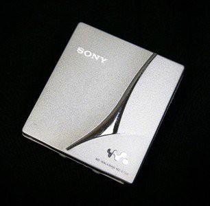 【中古】 SONY ソニー MZ-E720（S） シルバー ポータブルミニディスクプレーヤー MDLP対応 （ポータブルMDプレーヤー/MD再生専用機/MDウ