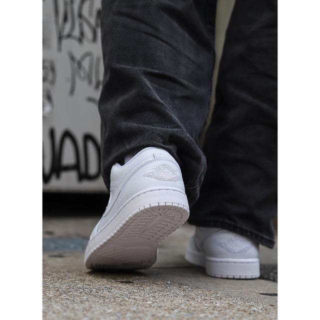 NIKE AIR JORDAN 1 LOW Triple White ナイキン ジョーダン 1 ロー