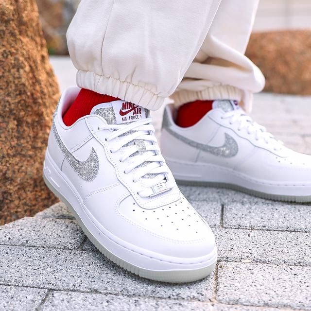 NIKE ナイキ ウィメンズ エアフォース スニーカー WMNS AIR FORCE 1 07 LX GLITTER SWOOSH ( 白 ホワイト ラメ レディース HQ3461-191 )_2