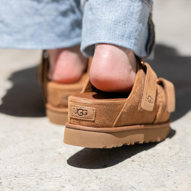 UGG W GOLDENSTAR HI SLIDE SANDAL CHESTNUT アグ ウィメンズ 