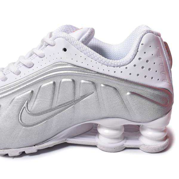 NIKE SHOX R4 WHITE SILVER ナイキ ショックス スニーカー ( 白 NIKE SHOX R4 WHITE SILVER ナイキ ショックス スニーカー ( 白