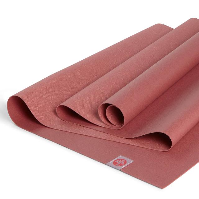 マンドゥカ ヨガマット 折りたたみ ヨガラグ ホットヨガ 滑らない トラベル エコスーパーライト 1.5mm ローズウッド manduka eco super lite 日本正規品 ヨガラグマンドゥカ ピラティスマット おしゃれ