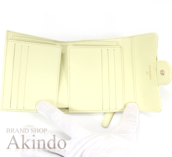 新品】シャネル 三つ折り財布 マトラッセ レザー キャビアスキン