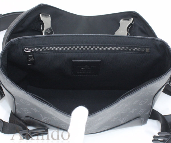 ルイヴィトン メッセンジャー ヴォワヤージュPM モノグラムエクリプス 黒