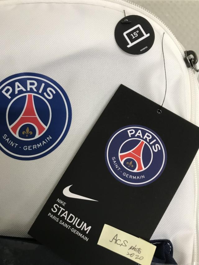 NIKE PSG stadium backpack 背嚢 【外国で定まり品】PSG   光の都市 サンジェルマン うしろ側風呂敷き包み  背嚢  白いこと  蹴球  フットサル Paris Saint-Germain