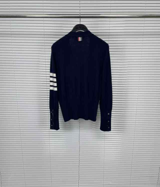 THOM BROWNE トムブラウン TB ブランド クラシック 4バー カシミア カーディガンの通販は THOM BROWNE トムブラウン TB ブランド クラシック 4バー カシミア カーディガンの通販は