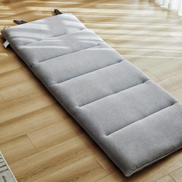 ごろ寝マット 6つ折りお昼寝マット タオル生地 長座布団 折りたたみごろ寝布団 ゴロ寝 ロングシートクッション コンパクト 休憩 車中泊マットレス ポータブル 畳める 固綿入り 体圧分散 五層構造 収納用のストラップ付き 70*180の通販は