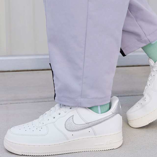 ナイキ エア フォース 1 07 NIKE W AIR FORCE 1 07 サミットホワイト/セイル/ホワイト/メタリックシルバー DQ7569-100